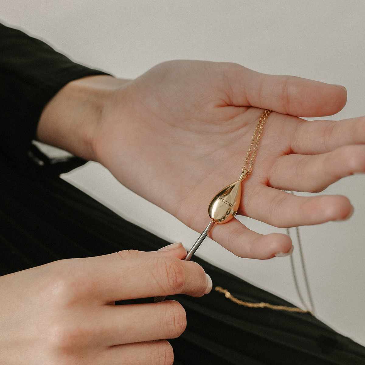 Teardrop Urn Necklace